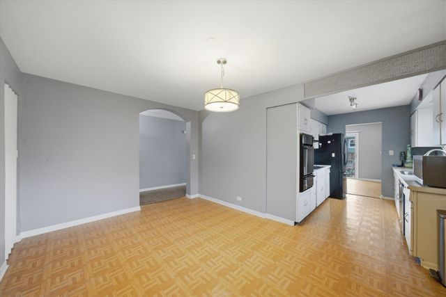 601 E Dogwood Lane, Mount Prospect, IL 60056