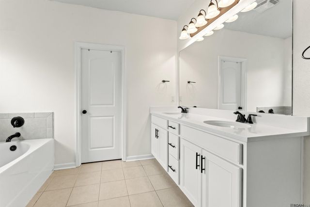 18304 Crows Nest Dr, Prairieville, LA 70769