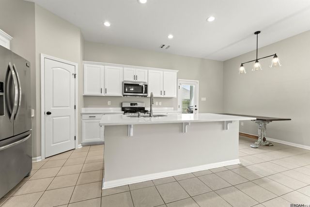 18304 Crows Nest Dr, Prairieville, LA 70769