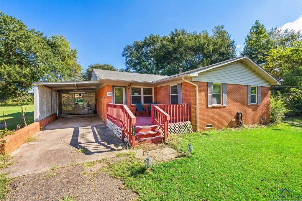 177 Pine St, Ore City, TX 75683