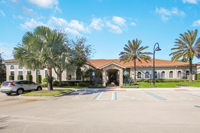 9252 SW Miracoli Way, Port St Lucie, FL 34987