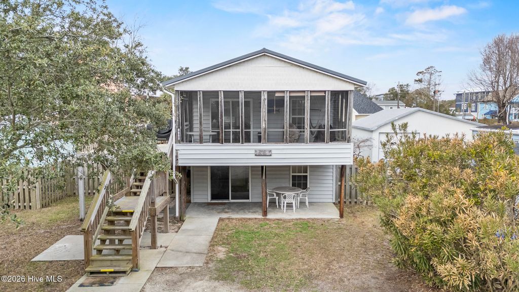 1116 Bowfin Lane, Carolina Beach, NC 28428