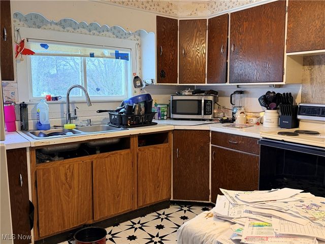 6101 Green Road, Ashtabula, OH 44004