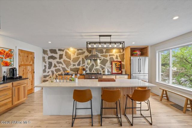 2937 E Upper Hayden Lake RD, Hayden, ID 83835