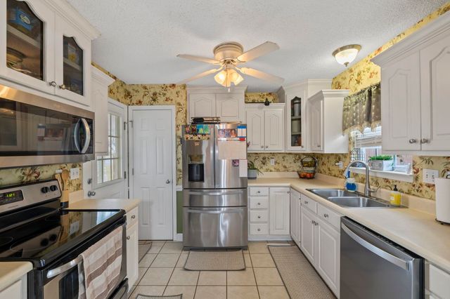 709 Running Creek Lane, Boiling Springs, SC 29316