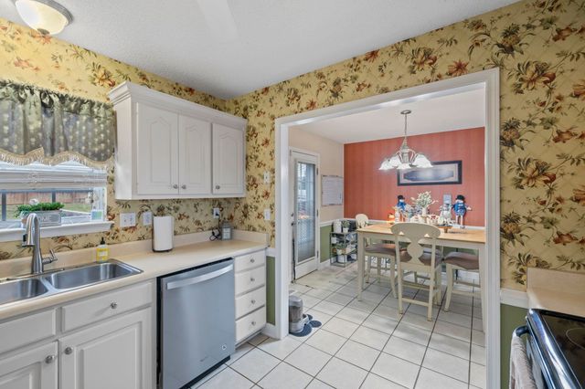 709 Running Creek Lane, Boiling Springs, SC 29316