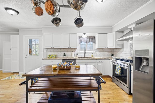 483 King Crest Lane, Hixson, TN 37343