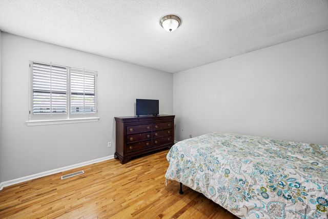 483 King Crest Lane, Hixson, TN 37343