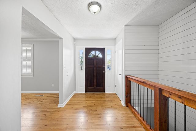 483 King Crest Lane, Hixson, TN 37343