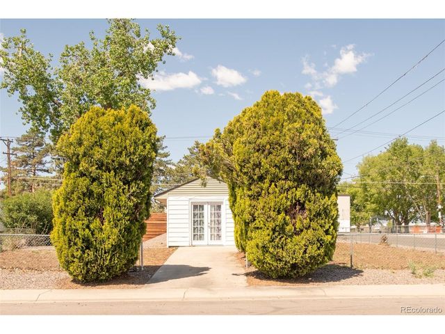 2690 E 49th Ave, Denver, CO 80216