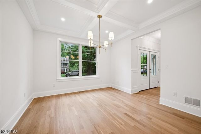 35 Jackson Ave, Chatham Boro, NJ 07928