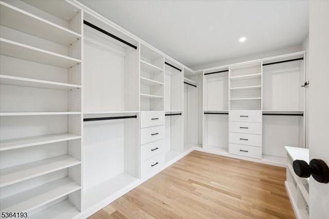 35 Jackson Ave, Chatham Boro, NJ 07928