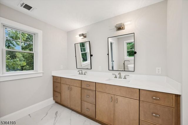 35 Jackson Ave, Chatham Boro, NJ 07928