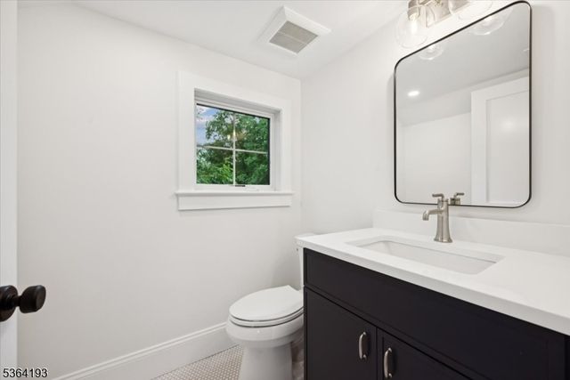 35 Jackson Ave, Chatham Boro, NJ 07928