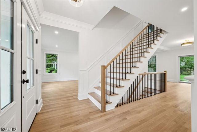 35 Jackson Ave, Chatham Boro, NJ 07928