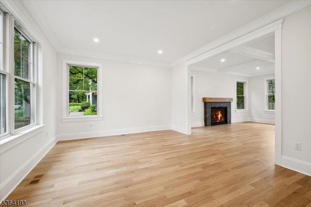 35 Jackson Ave, Chatham Boro, NJ 07928