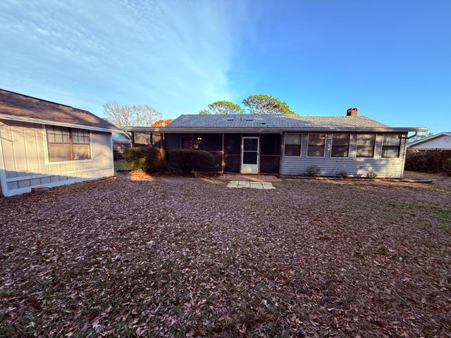 301 Dawn Lane, Mary Esther, FL 32569