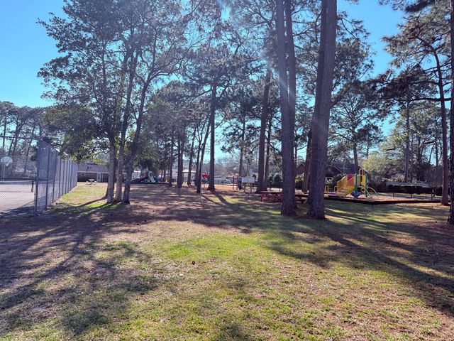 301 Dawn Lane, Mary Esther, FL 32569