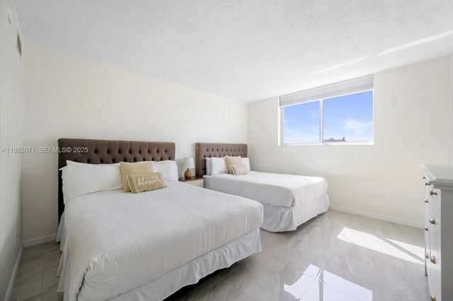 19370 Collins Avenue 1425, Sunny Isles Beach, FL 33160