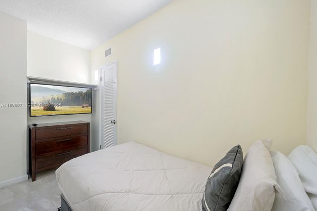 19370 Collins Avenue 1425, Sunny Isles Beach, FL 33160