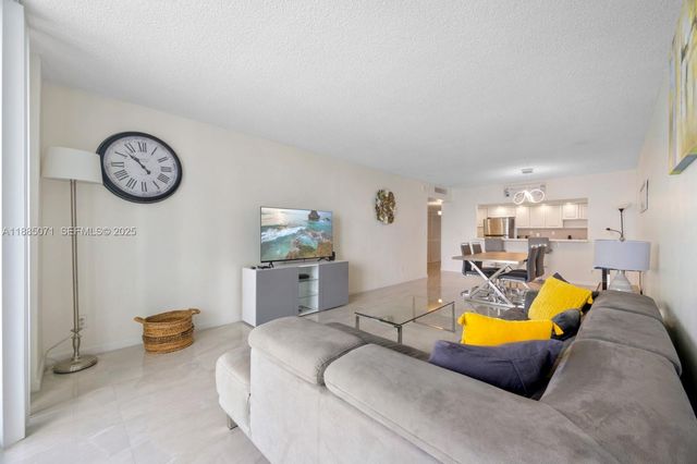 19370 Collins Avenue 1425, Sunny Isles Beach, FL 33160
