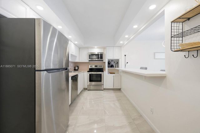 19370 Collins Avenue 1425, Sunny Isles Beach, FL 33160