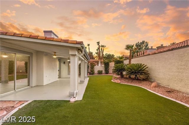 1613 Shadow Rock Drive, Las Vegas, NV 89117