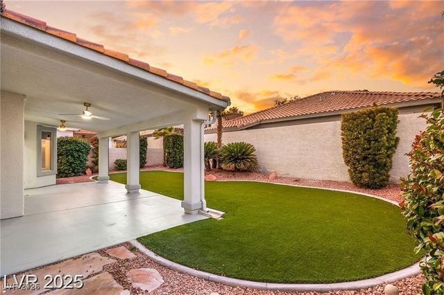 1613 Shadow Rock Drive, Las Vegas, NV 89117