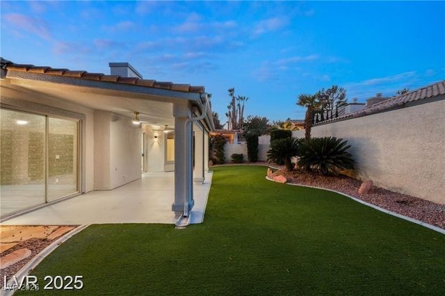 1613 Shadow Rock Drive, Las Vegas, NV 89117