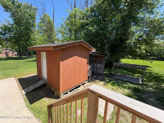 275 5th Ave, Shepherdsville, KY 40165