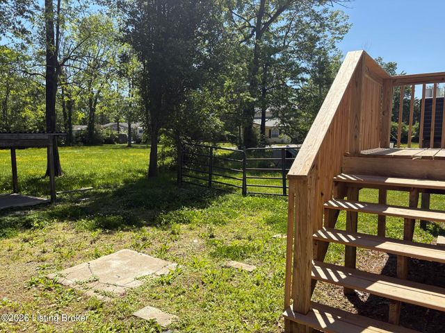 275 5th Ave, Shepherdsville, KY 40165