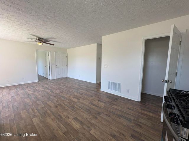 275 5th Ave, Shepherdsville, KY 40165