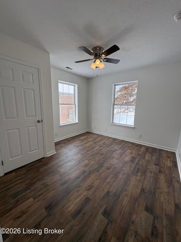 275 5th Ave, Shepherdsville, KY 40165