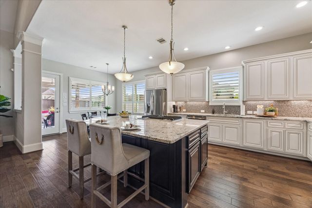 1819 Eagle Creek Drive, Friendswood, TX 77546