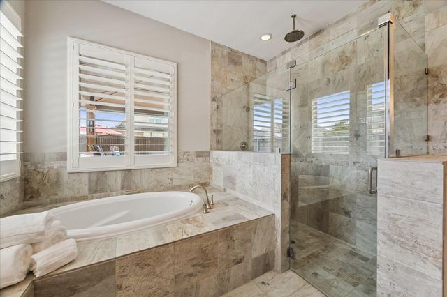 1819 Eagle Creek Drive, Friendswood, TX 77546