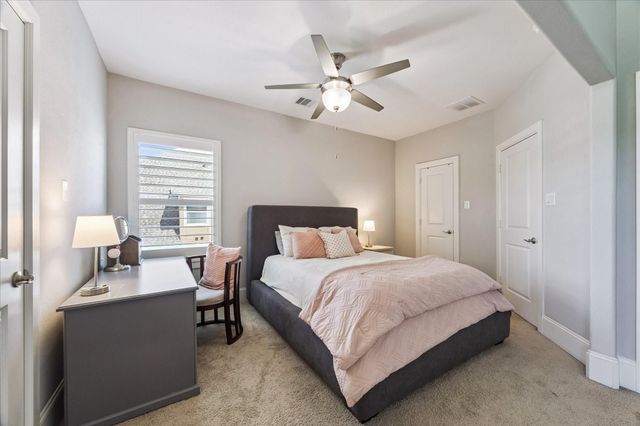 1819 Eagle Creek Drive, Friendswood, TX 77546