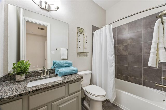 1819 Eagle Creek Drive, Friendswood, TX 77546