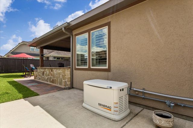 1819 Eagle Creek Drive, Friendswood, TX 77546