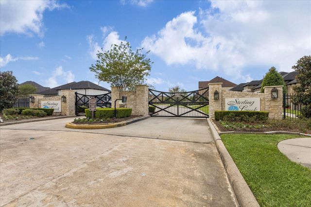 1819 Eagle Creek Drive, Friendswood, TX 77546