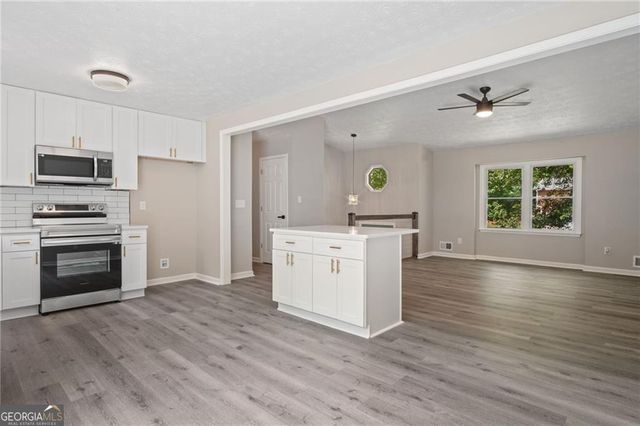 350 Roundup Trail, Ellenwood, GA 30294