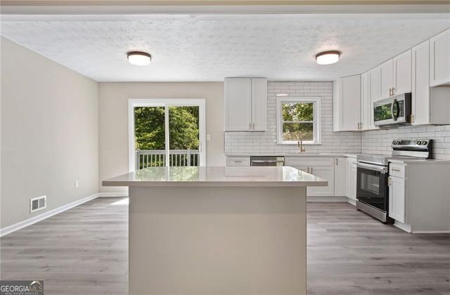 350 Roundup Trail, Ellenwood, GA 30294