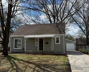 23261 Seneca Street, Oak Park, MI 48237