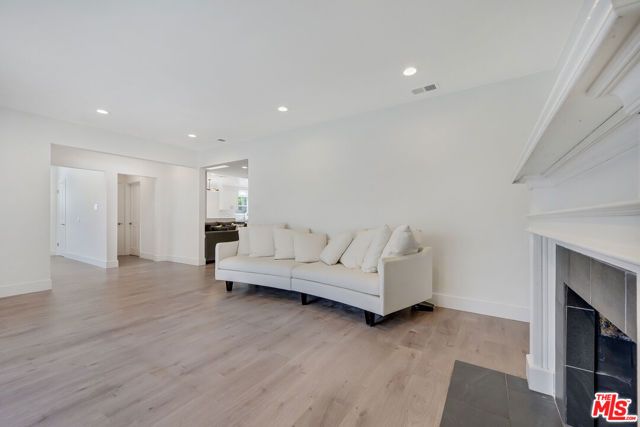 149 S Kenter Avenue, Los Angeles, CA 90049