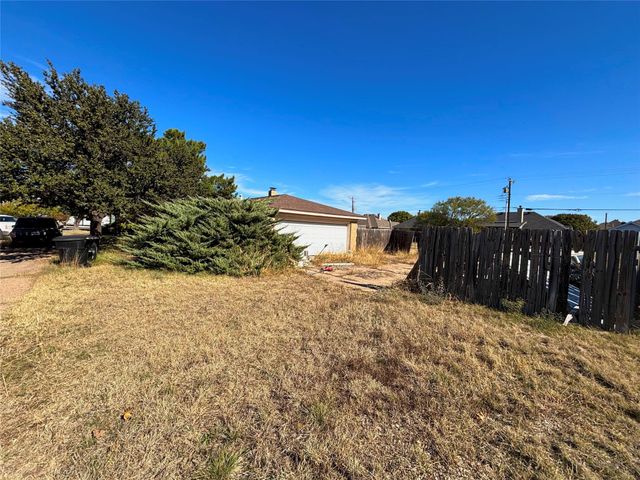 3201 E Lake Road, Abilene, TX 79601