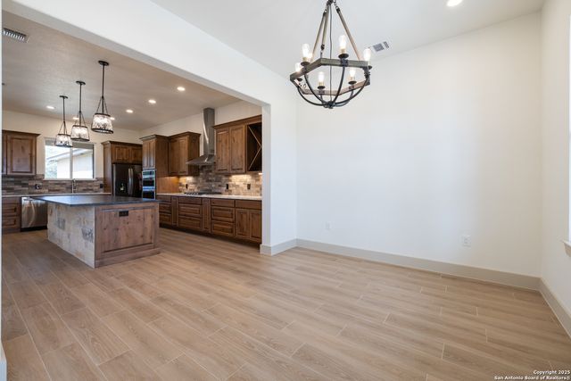 811 Horseshoe Falls, Bandera, TX 78003