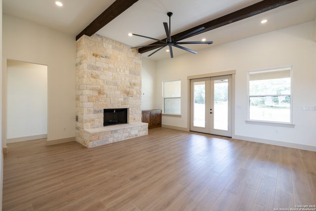 811 Horseshoe Falls, Bandera, TX 78003