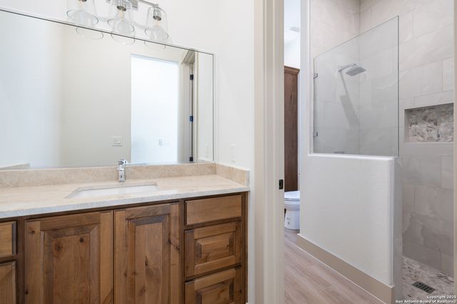 811 Horseshoe Falls, Bandera, TX 78003