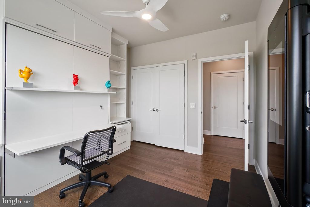 Image 12 of property listing at 502 DIAMONDBACK DR #404, Gaithersburg, MD 20878