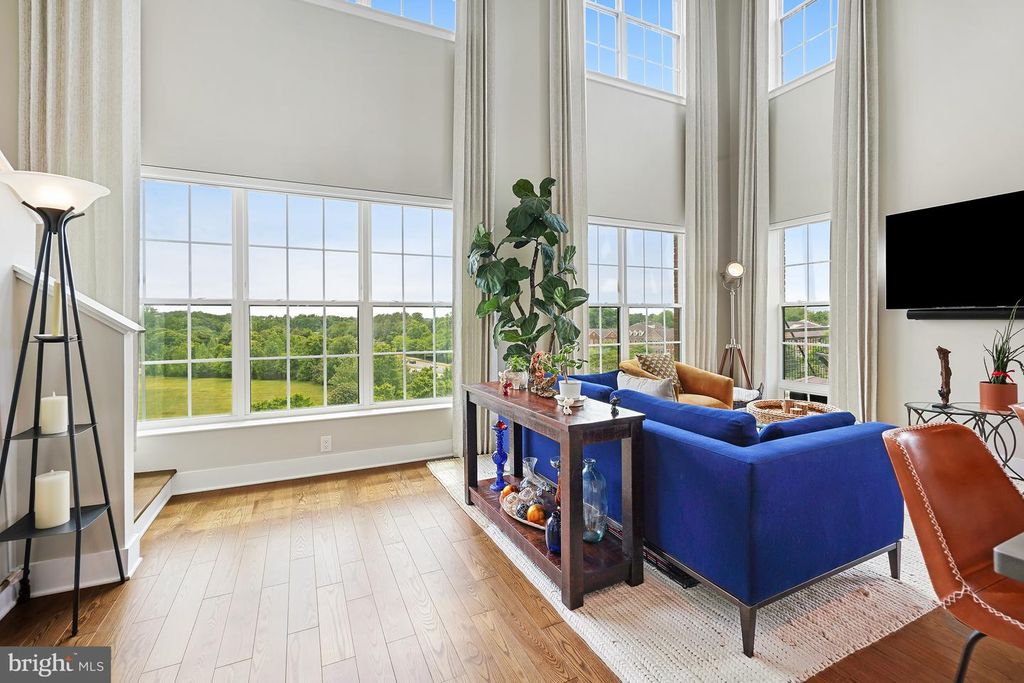 Image 25 of property listing at 502 DIAMONDBACK DR #404, Gaithersburg, MD 20878