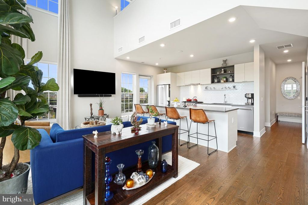 Image 27 of property listing at 502 DIAMONDBACK DR #404, Gaithersburg, MD 20878